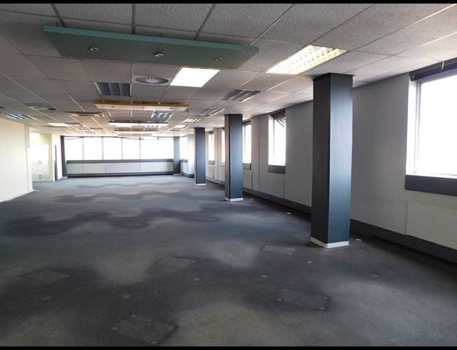 6,100M² OFFICE TO LET IN FERNDALE